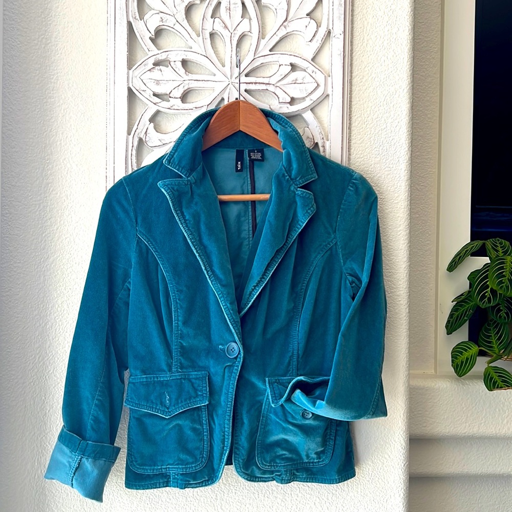 Velvety blazer.